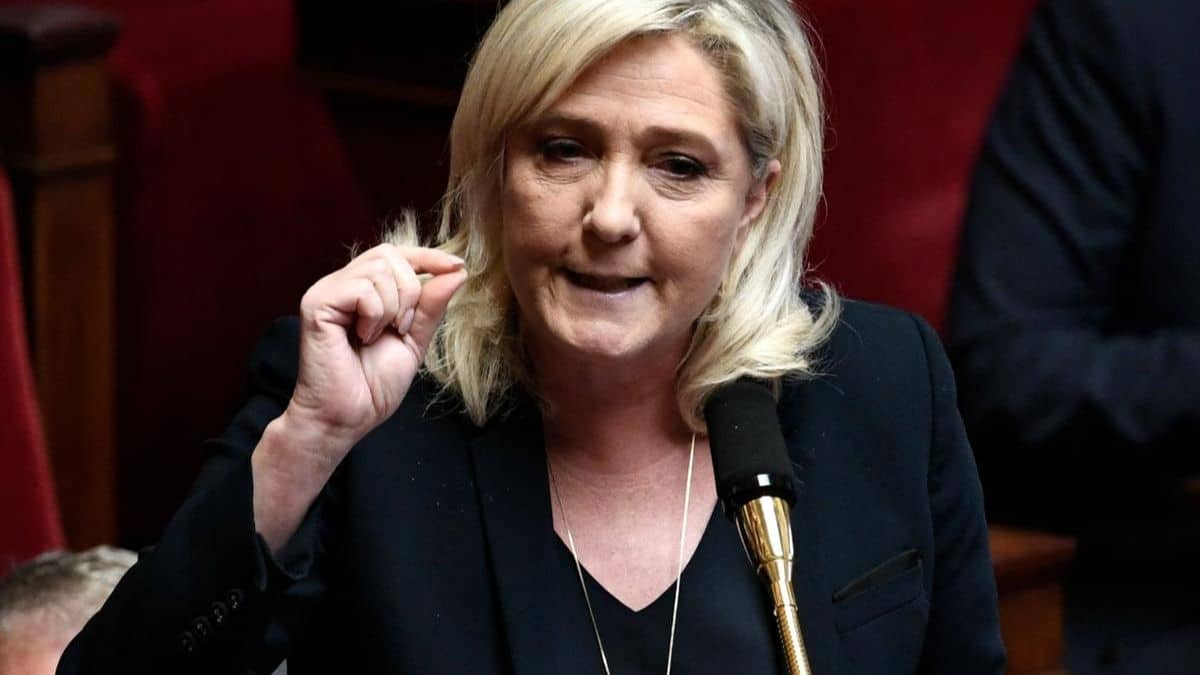 Marine Le Pen guarantees that France "Will Be Relentless with Puigdemont"