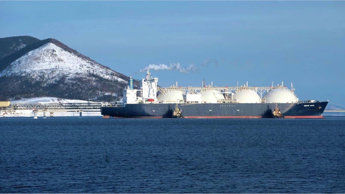 EU Agrees on New Sanctions Targeting Russian LNG