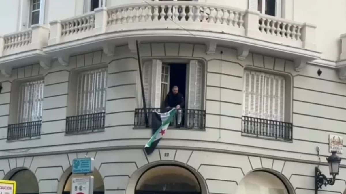 Syrian refugees in Spain mobilize to celebrate the end of Assad’s rule