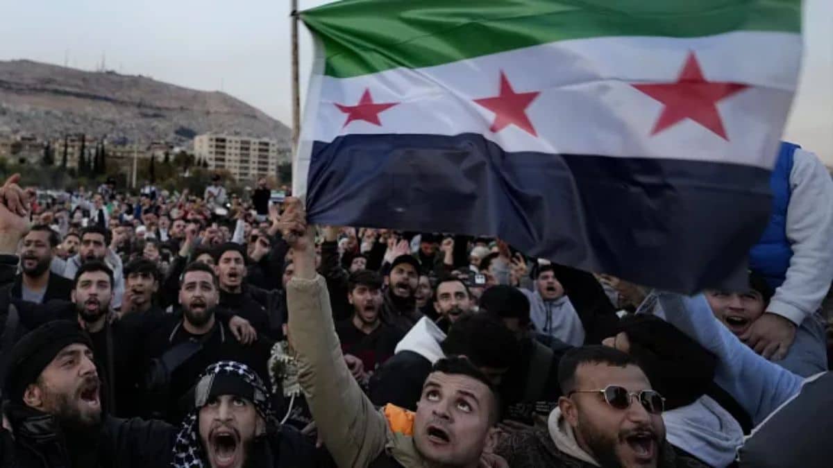 Syria: government paralyzed amidst public sector collapse