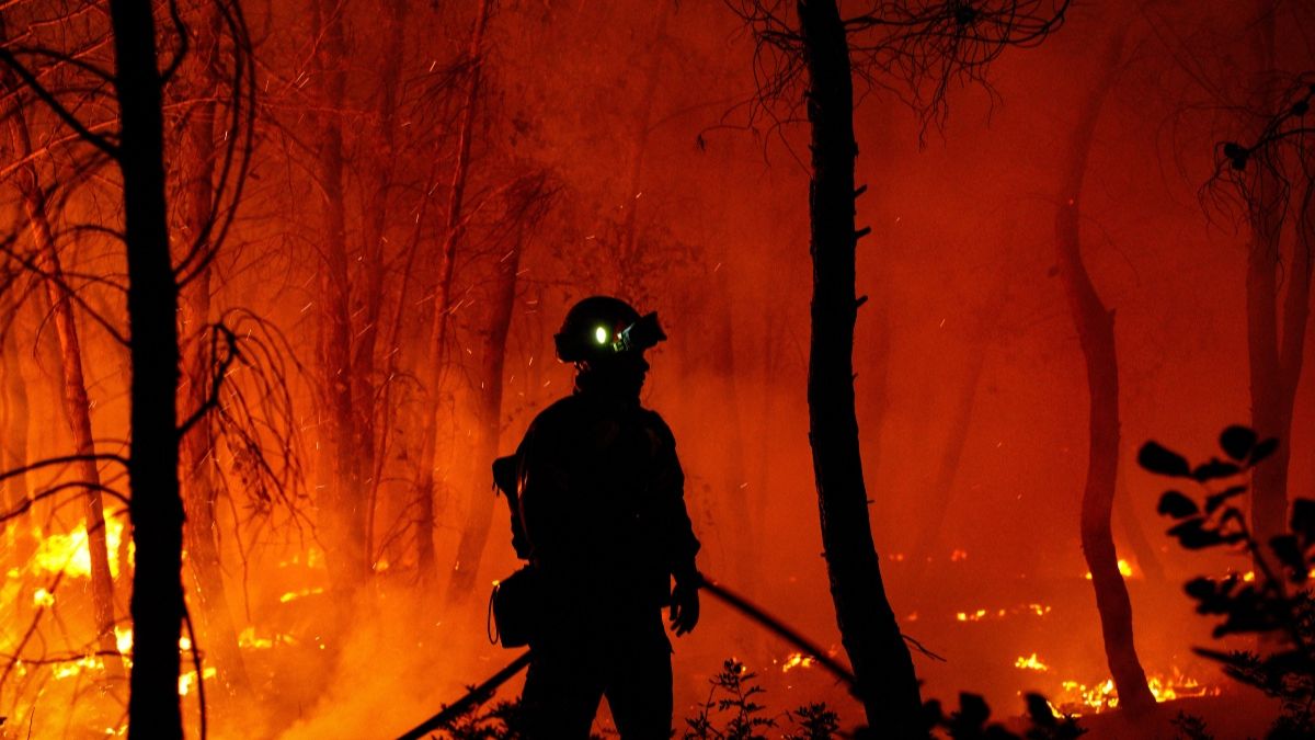 Greece requests European aid to combat forest fires