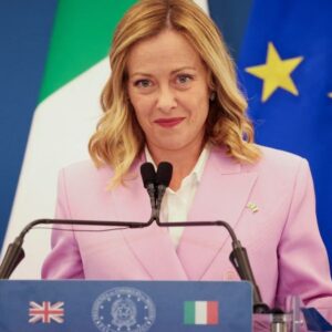 Meloni strengthens her leadership and popularity after a thousand days in the Italian government, and the press surrenders to her: 'Queen of Europe