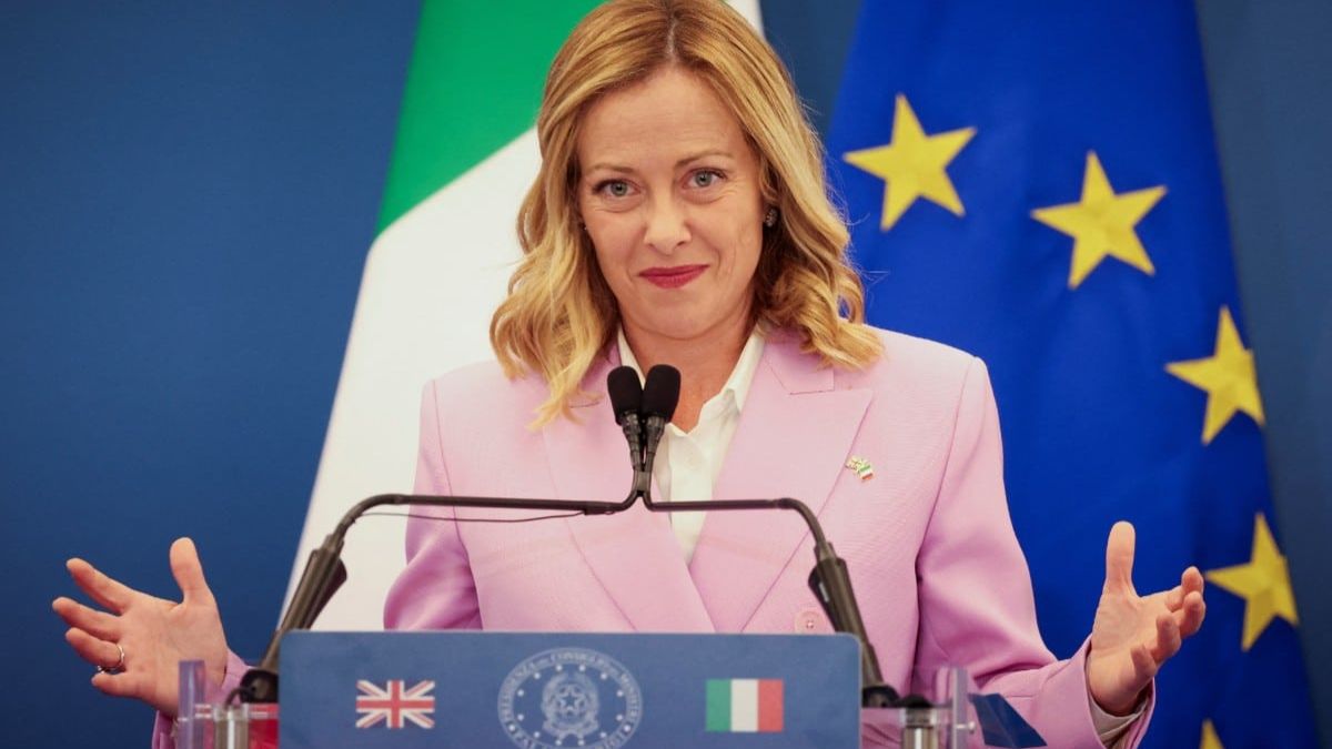 Meloni strengthens her leadership and popularity after a thousand days in the Italian government, and the press surrenders to her: 'Queen of Europe