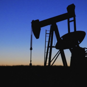 EU postpones Russian oil ban plan amid market turmoil and political disputes