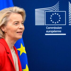 Brussels considers limiting national vetoes and reducing the number of commissioners in an enlarged EU