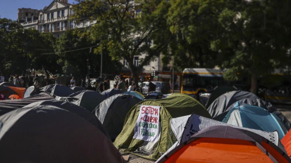 Housing Protest Eviction Triggers Violent Far-Left Clashes Across Lisbon
