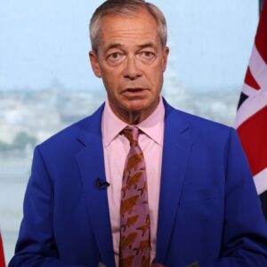 Farage Pledges Five-Year UK Asylum Freeze and Plans to Deport 90,000 Applicants